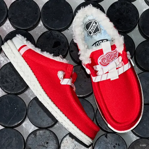 HEYDUDES NHLu00ae Detroit Red Wingsu00ae Wally Slip – Varsity Red / White online